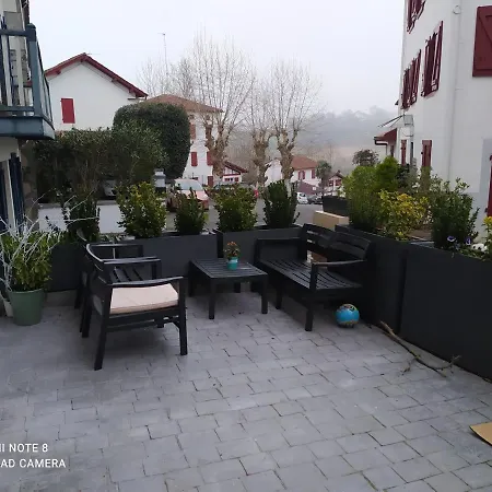 Rez De Chaussee 2 Avec Terrasse