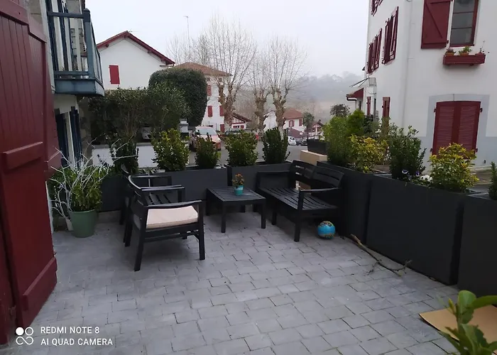 Rez De Chaussee 2 Avec Terrasse